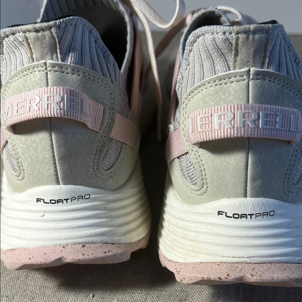 Women's Gray and Pink Merrill Vibram Sneakers 10W. SH150 - Picture 6 of 8